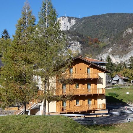 Ai Larici Hotel Perarolo di Cadore Bagian luar foto
