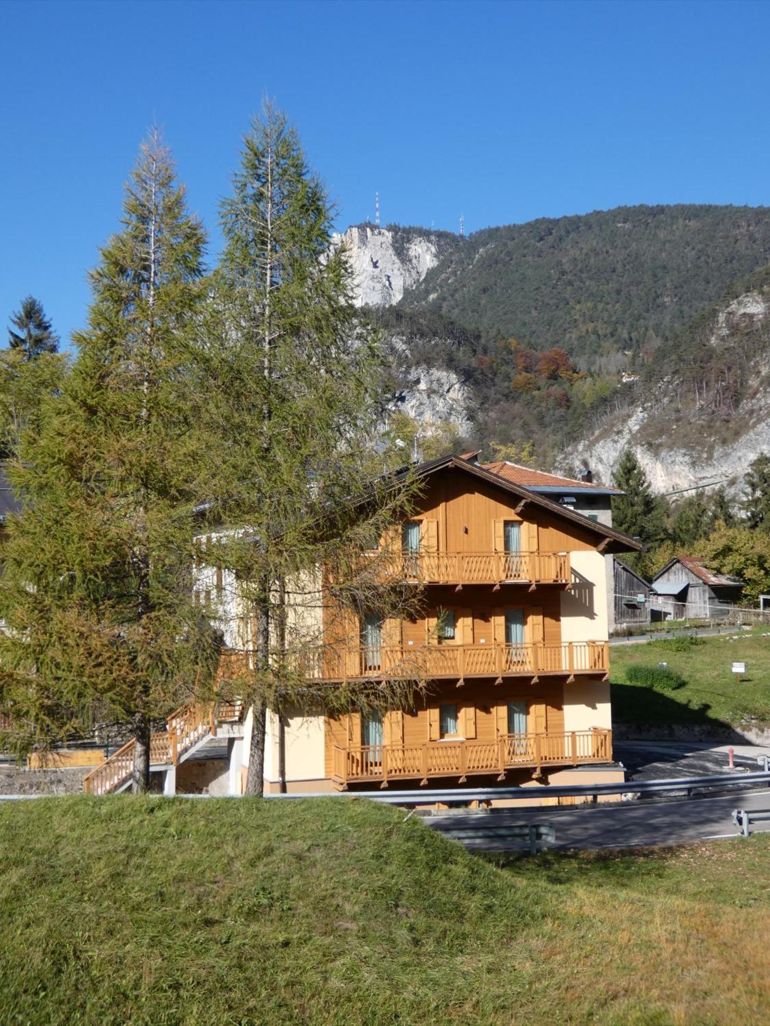 Ai Larici Hotel Perarolo di Cadore Bagian luar foto