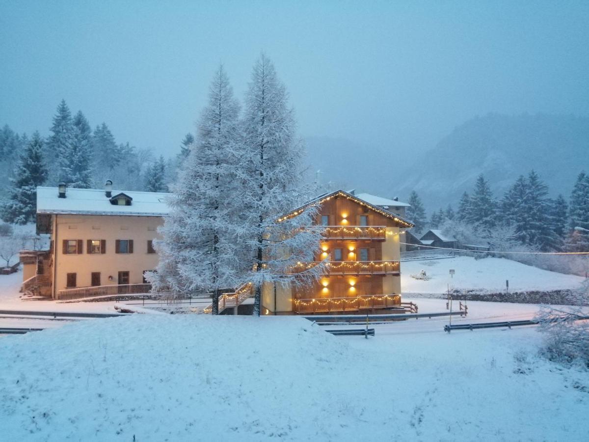 Ai Larici Hotel Perarolo di Cadore Bagian luar foto