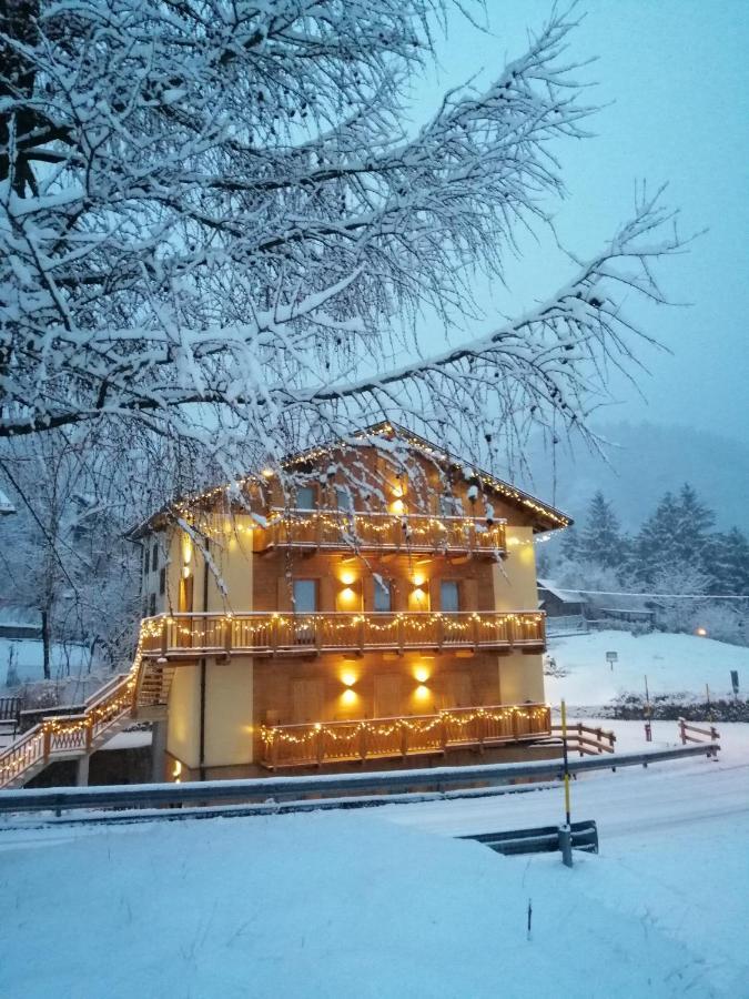Ai Larici Hotel Perarolo di Cadore Bagian luar foto